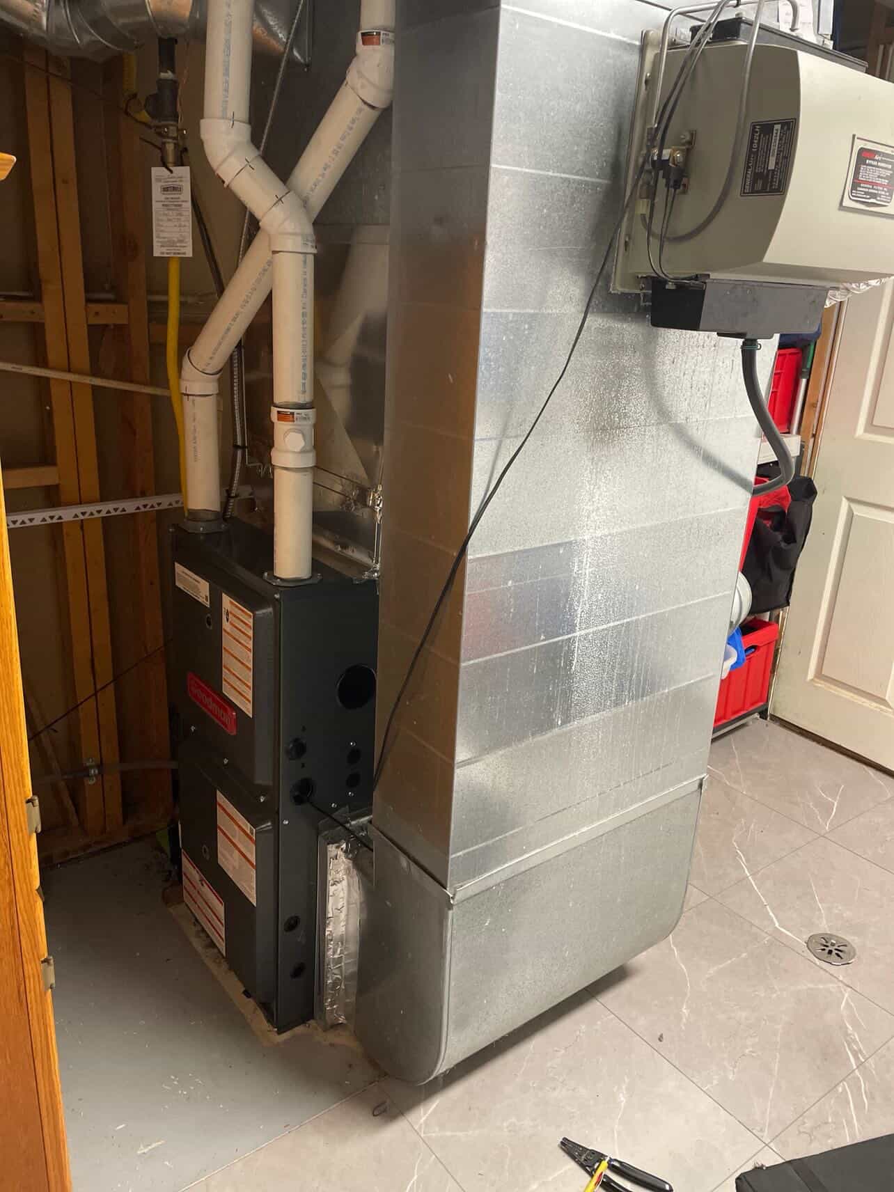 Goodman furnace install with new sheet-metal plenum and humidifier in Waterloo basement